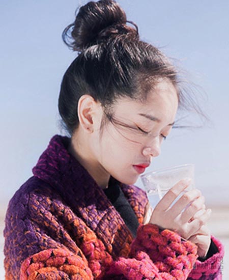 丸子头卷简单盘发