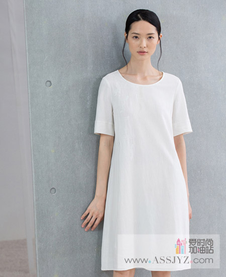 Amii Redefine棉麻连衣裙