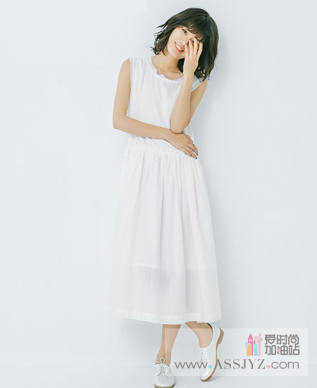 茵曼棉麻连衣裙