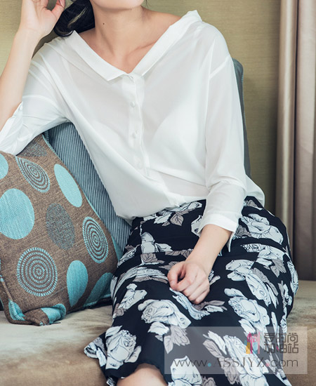 李羽竺衬衫