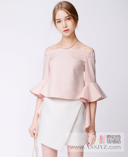 TAMMYTANGS一字领上衣