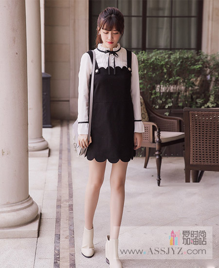 Shinena夏娜学院风连衣裙
