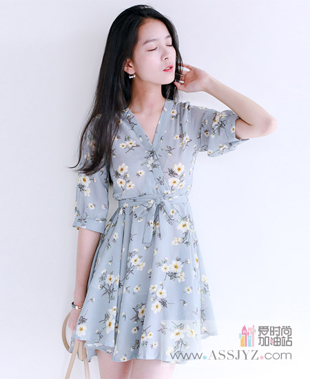 Q.FOUR连衣裙