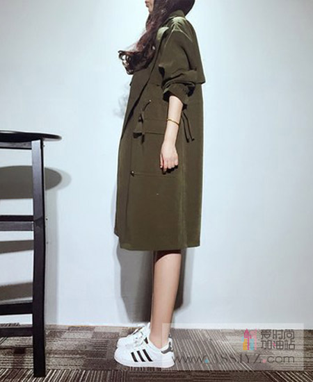 经艺风衣