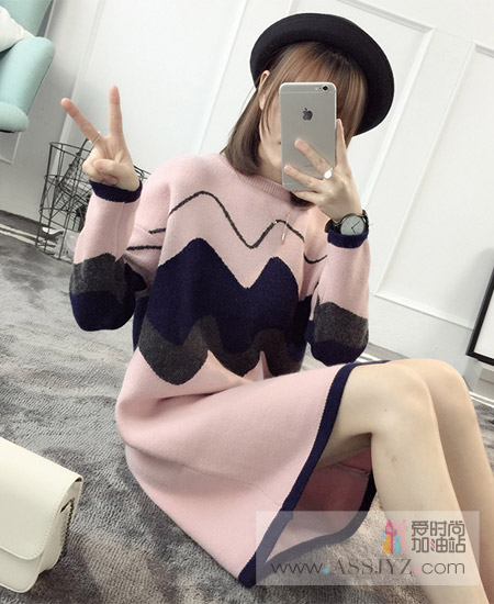 韩依莉针织连衣裙